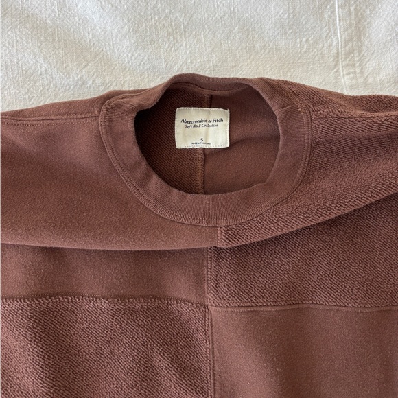 Abercrombie & Fitch Soft AF Cropped Crewneck Sweatshirt, Terry Cloth, Small - Picture 4 of 4